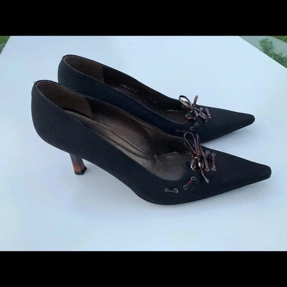 Stuart Weitzman pumps - Picture 2 of 8